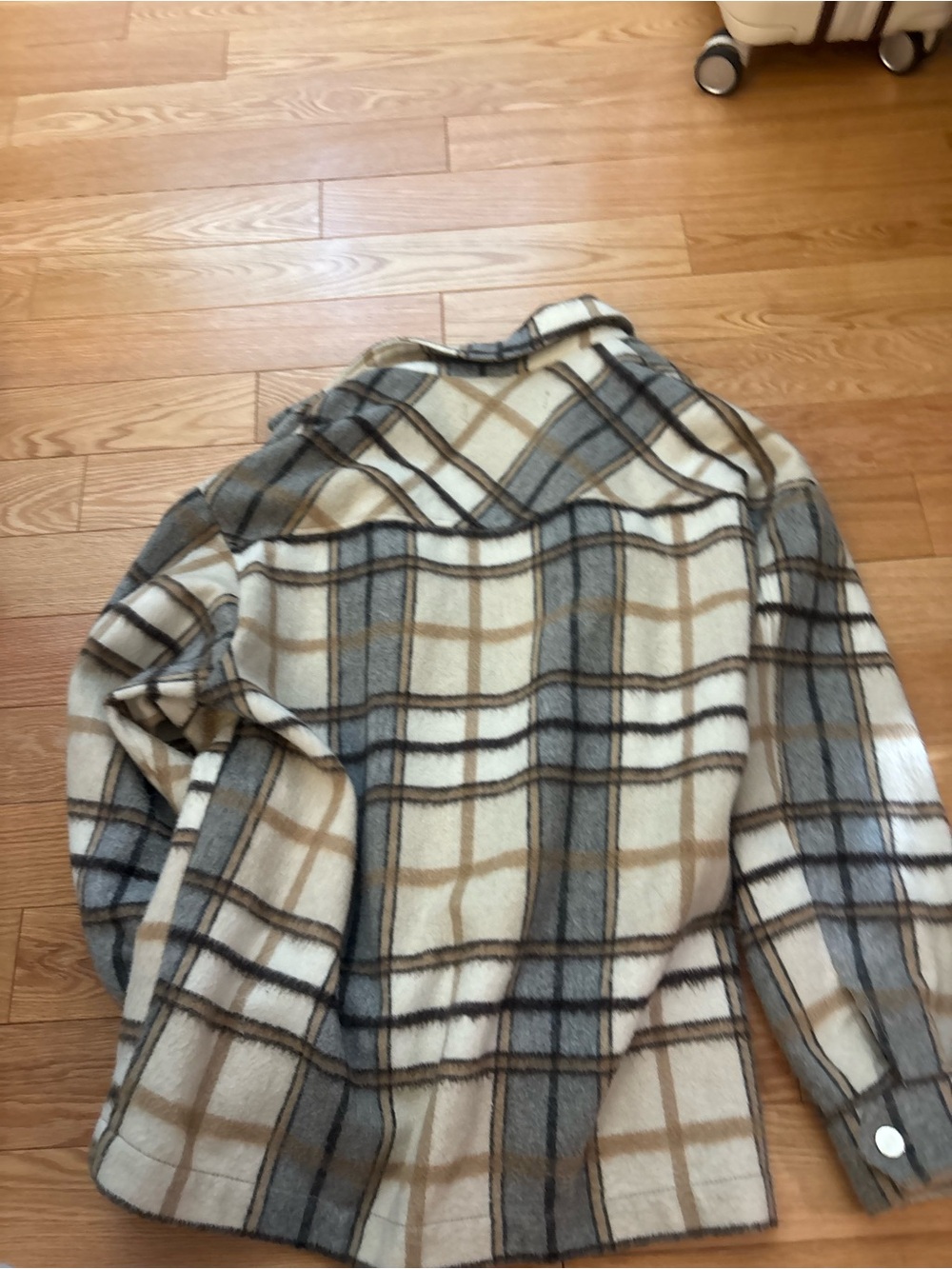Zara Plaid Button-Front Shacket in Cream, Tan & Gray - Picture 5 of 5